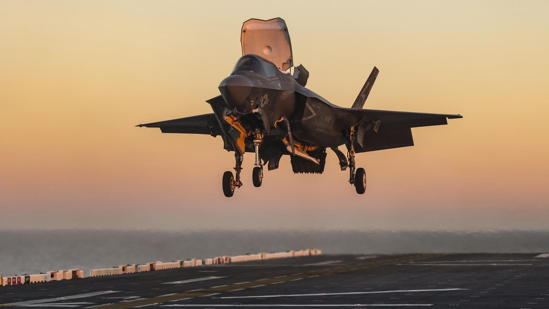 _城市广场:开放式网球街头比赛_,开放式网球击球