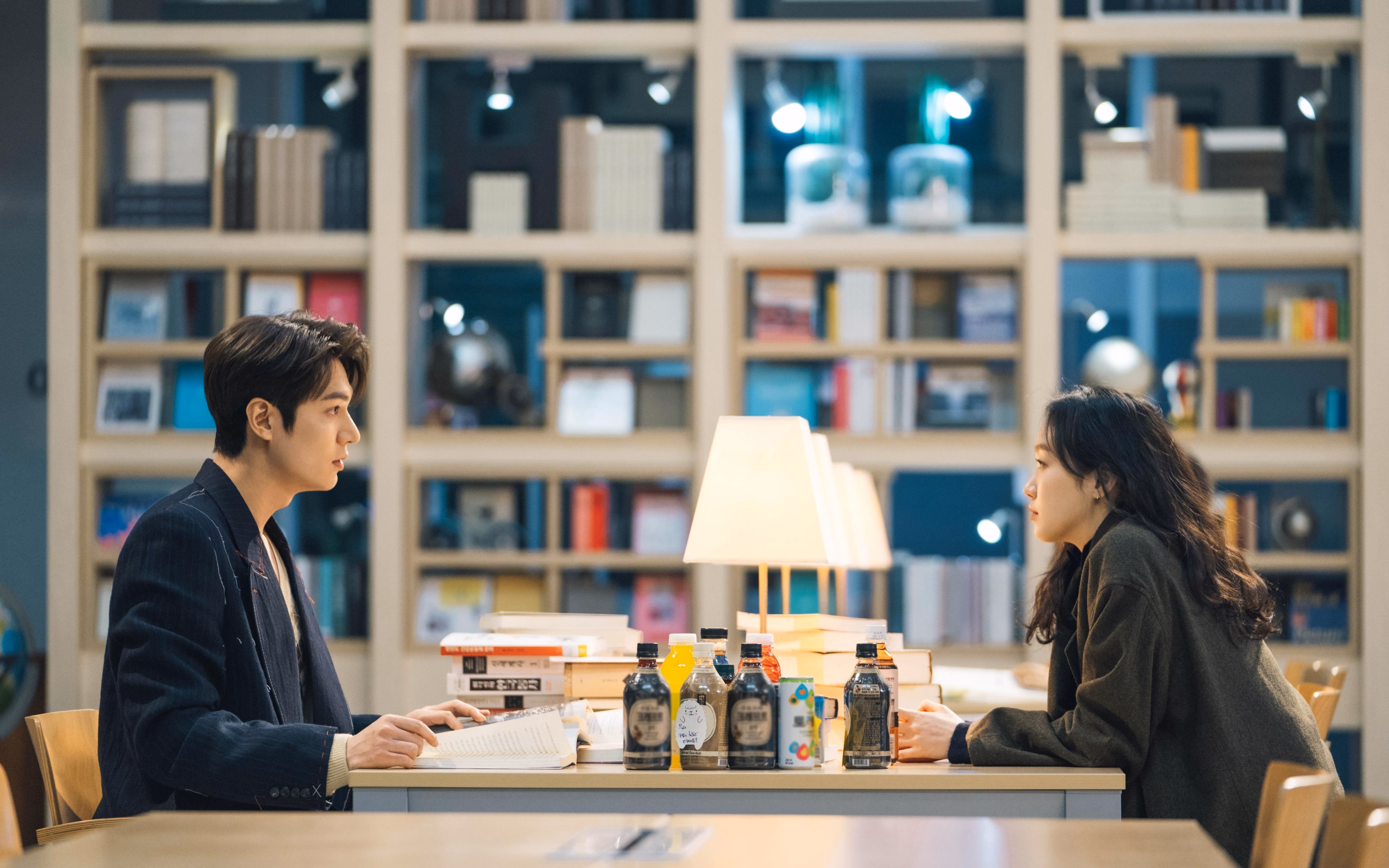 巴黎签下一名世界级中场，阵容更上一层楼，巴黎中场核心