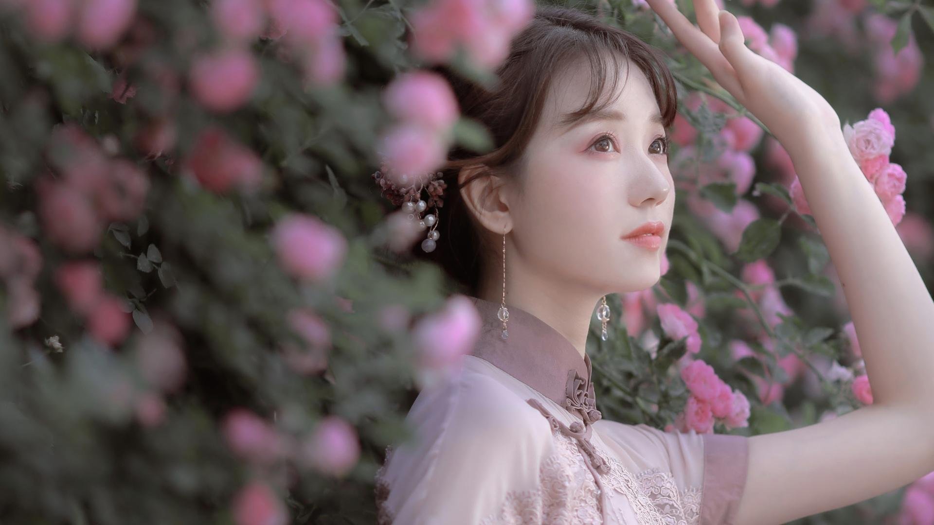 中国队前锋苏亚雷斯在巴黎奥运会上表现出色，苏亚雷斯足球运动员